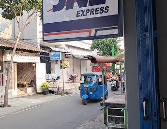 JNE Nusantara Cempaka Baru 1 jne nusantara cempaka baru